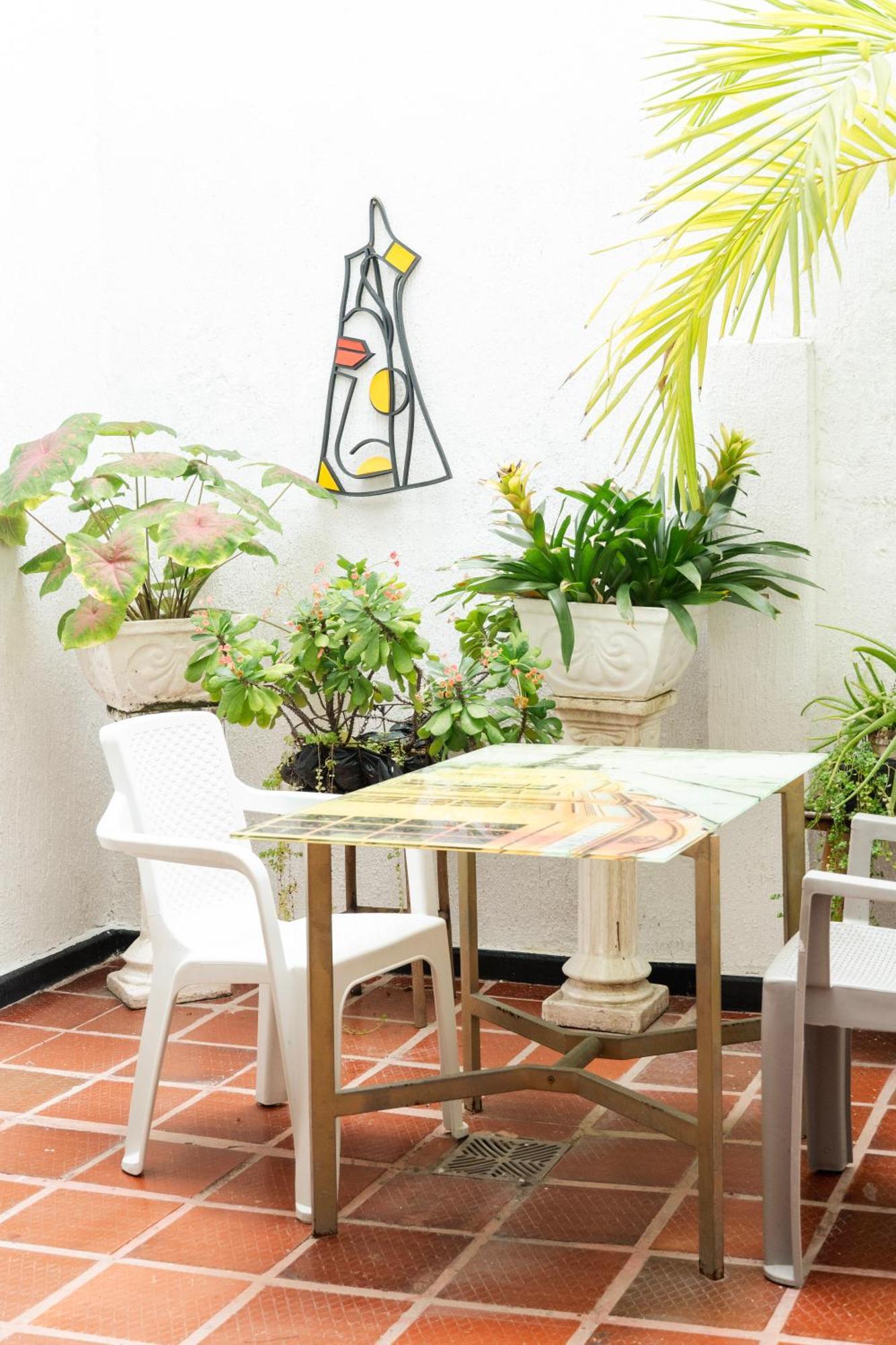 Mango Biche - House