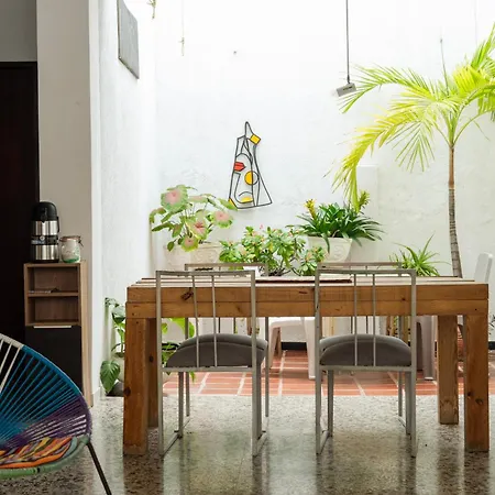 Mango Biche - House Bed & Breakfast